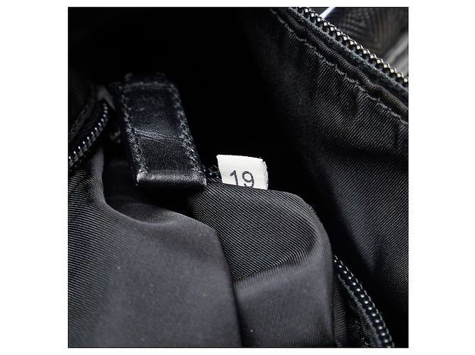 Prada Black Tessuto Messenger Bag - Ansicht 7