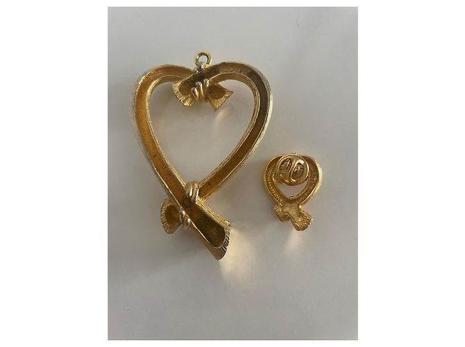 Escada Set Collana Grande Cuore e Spilla Dorata in Acciaio D'oro - vista 2
