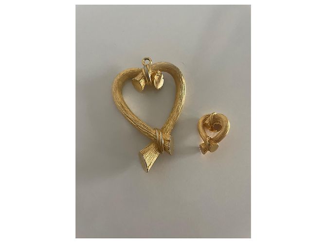 Escada Set Collana Grande Cuore e Spilla Dorata in Acciaio D'oro - vista 3
