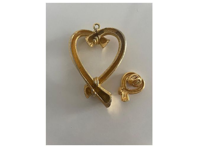 Escada Set Collana Grande Cuore e Spilla Dorata in Acciaio D'oro - vista 4