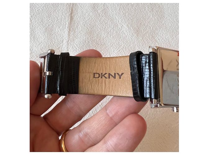 Reloj cuadrado Dkny de acero inoxidable negro - vista 9