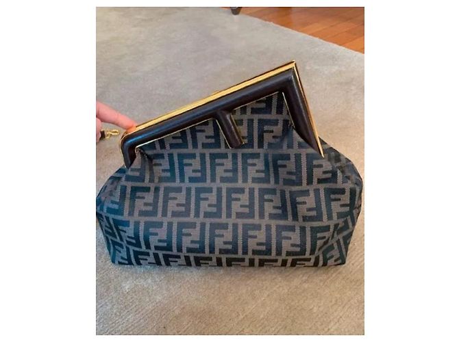 2 Jours Fendi First - vue 12