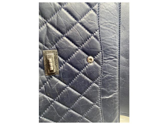 Borsa a mano Chanel 2.55 Large in pelle blu navy - vista 7