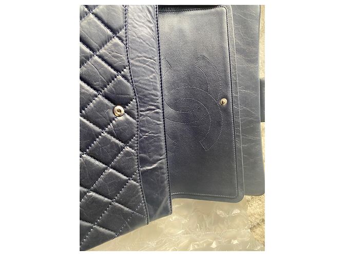 Borsa a mano Chanel 2.55 Large in pelle blu navy - vista 8
