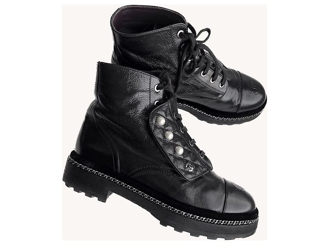 Chanel Kampfstiefel mit Perlen Schwarz - Ansicht 2