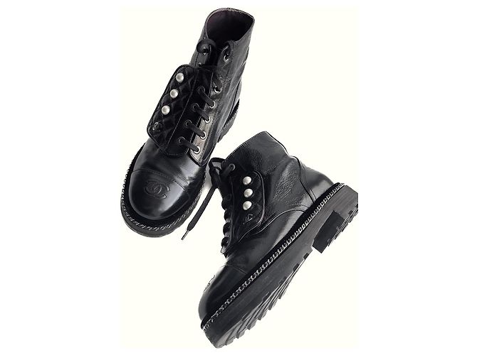 Chanel Kampfstiefel mit Perlen Schwarz - Ansicht 5