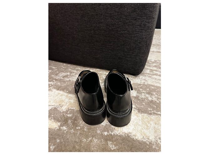 Louis Vuitton Pantoletten aus Leder - Ansicht 4