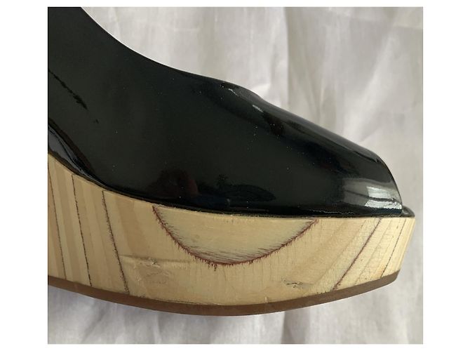Décolleté con plateau Miu Miu in vernice nera Nero - vista 7