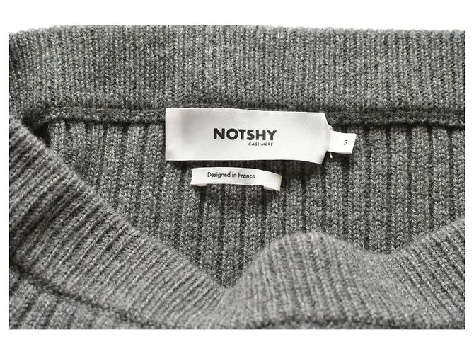 Autre Marque Notshy Set aus Grauem Wolle Kaschmir Strickpullover und Midi Rock S - Ansicht 8