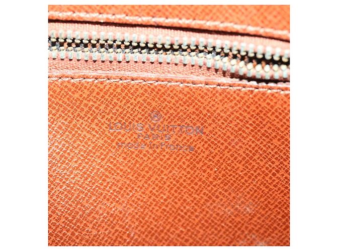Pochette LOUIS VUITTON con monogramma Marly Dragonne GM vintage M51825 Aut5645 - vista 19