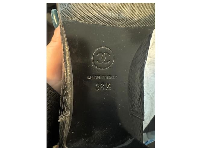 Botas Chanel de Python Preto - vista 3