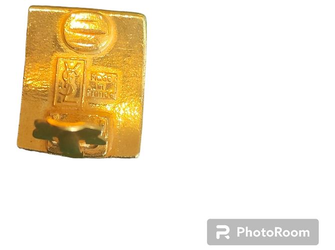 Orecchini Yves Saint Laurent dorati rettangolari con logo a clip Gold hardware - vista 2