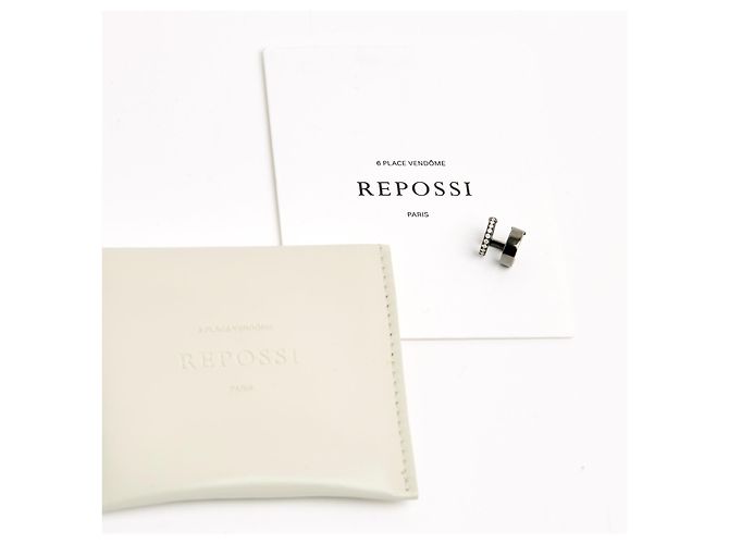 Brinco de Ouro Preto e Diamantes Berbere Repossi 2023 Clip Earcuff - vista 5