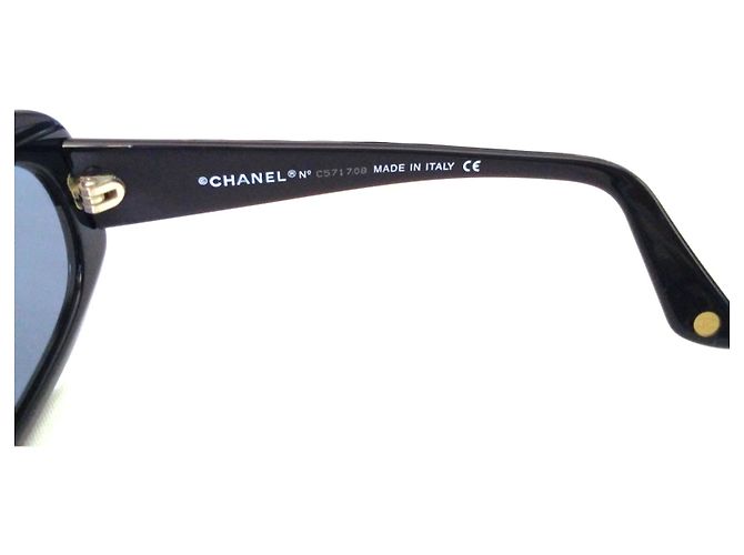 Chanel Modelo Tortoise negro en excelente estado - vista 10