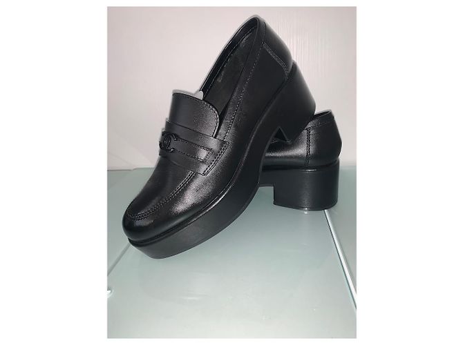 Mocassini Chanel in pelle nera 39.5 Nero - vista 3