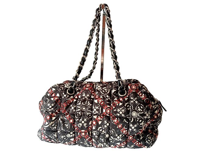 Bowling Borsa a mano Chanel Filigree Nylon Nera Rossa Bianca Nero Bianco Rosso - vista 2