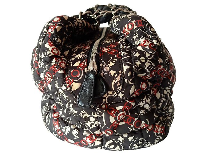 Bowling Borsa a mano Chanel Filigree Nylon Nera Rossa Bianca Nero Bianco Rosso - vista 3