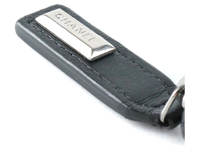 CHANEL - Black quilted leather wallet - view 5