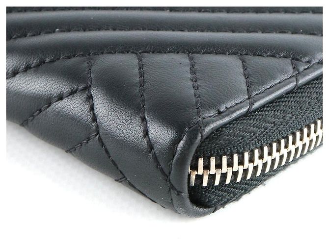 CHANEL - Black quilted leather wallet - view 6
