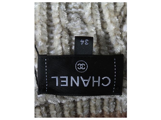Timeless Chanel Strickweste mit Knopfleiste vorne aus beiger Viskose - Ansicht 4