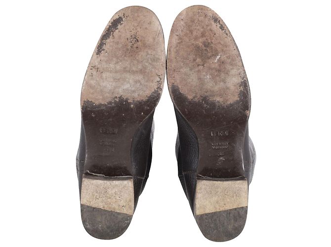 Botas Fendi na altura do joelho em couro preto - vista 5