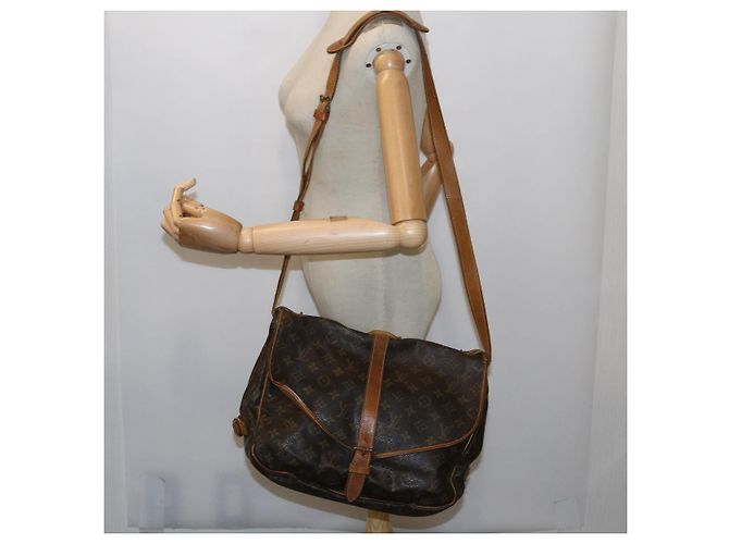 Louis Vuitton Monograma Saumur 35 Bolsa de ombro M42254 Autenticação de LV 62950 - vista 30