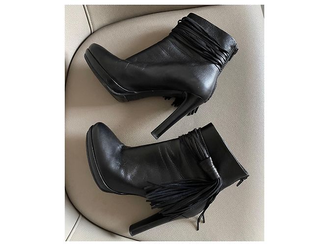 Autre Marque Stiefel oder schwarze Lederstiefeletten Größe 37,5 mit Knöchelriemen und Quaste. - Ansicht 3