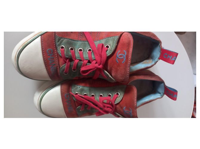 Sneakers Chanel in pelle corallo e azzurro Blu chiaro - vista 9