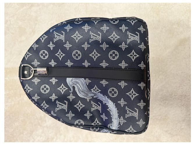 Abbesses Louis Vuitton Keepall 55 Safari Blu navy - vista 4