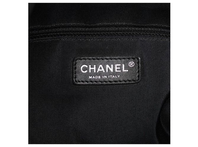 Chanel Sac messager illimité à logo embossé - vue 7