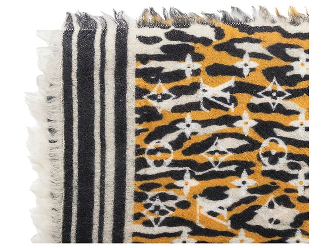 Louis Vuitton Monogram Jungle Print Scarf Multiple colors - view 10
