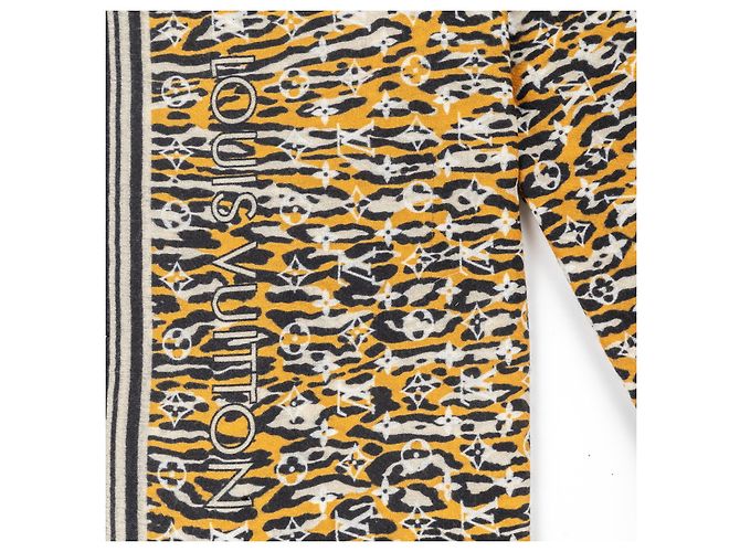 Louis Vuitton Monogram Jungle Print Scarf Multiple colors - view 8