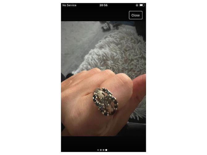 Anillo Chanel CC Strass Negros Dorado Gold hardware - vista 8