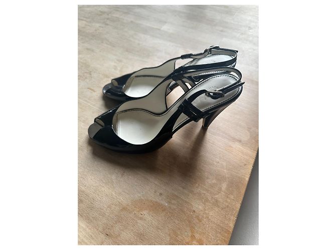Sandali Peep Toe Chanel in Vernice Nero - vista 11