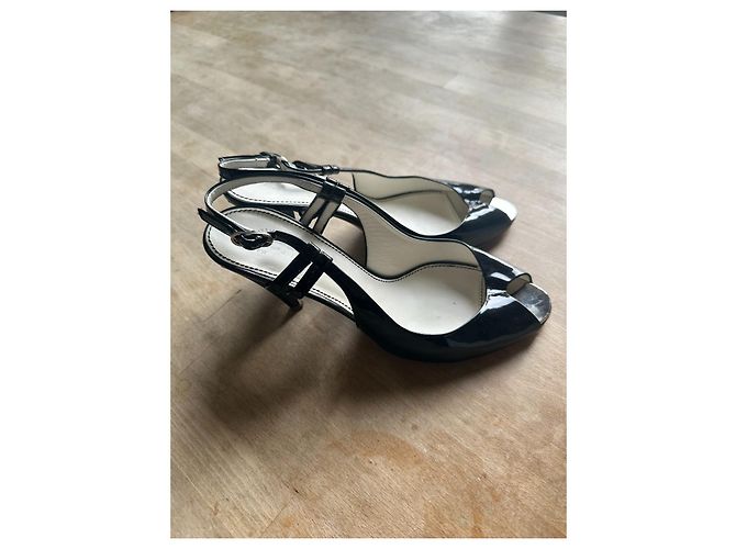 Sandali Peep Toe Chanel in Vernice Nero - vista 13