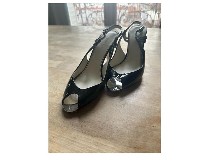 Sandali Peep Toe Chanel in Vernice Nero - vista 2