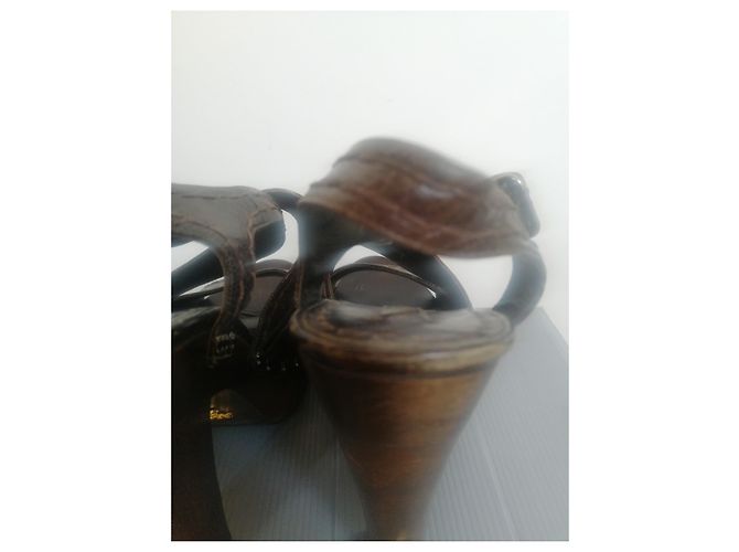 Sandali slingback Prada in pelle di cervo marrone scuro con borchie - vista 6