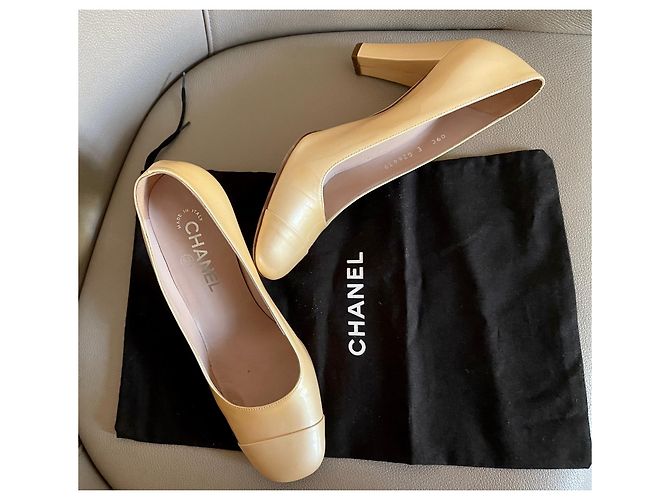 Decolleté CHANEL in vernice oro chiaro iridescente T. 38 D'oro - vista 12