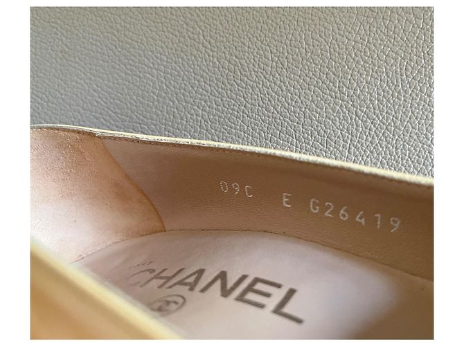 Decolleté CHANEL in vernice oro chiaro iridescente T. 38 D'oro - vista 7