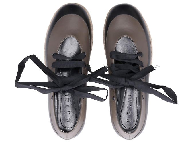 Espadrillas Marni con plateau stringate in pelle nera e grigia - vista 5