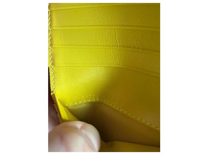 Portefeuille Valentino Vlogo en cuir jaune - vue 10