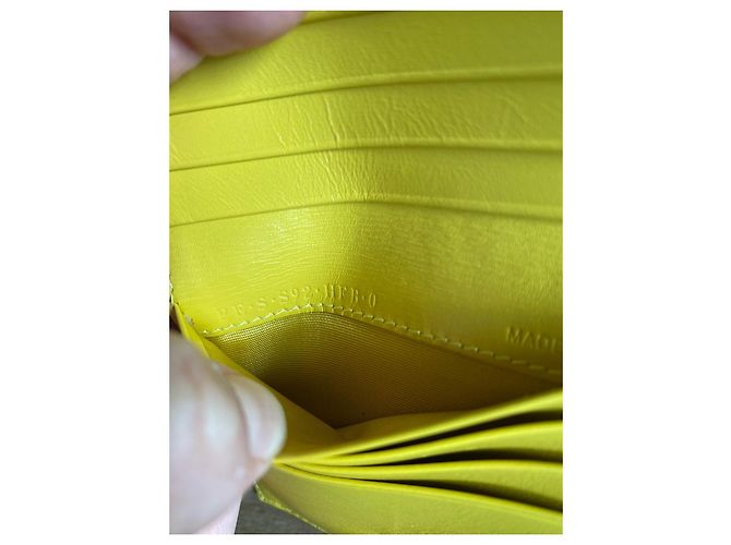 Portefeuille Valentino Vlogo en cuir jaune - vue 11
