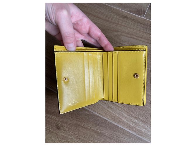 Portefeuille Valentino Vlogo en cuir jaune - vue 7