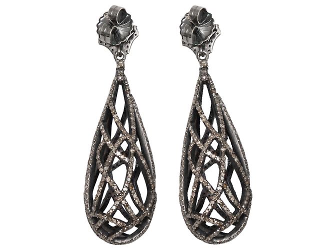 Autre Marque Silberfarbene Tropfenohrringe mit Pavé-Diamanten von Bavna - Ansicht 2