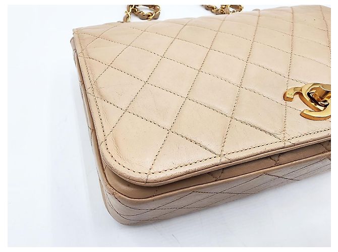 Timeless Bolso clásico de solapa única de Chanel con herrajes de oro de 24 quilates. Beige - vista 11