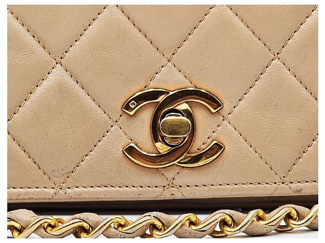 Timeless Bolso clásico de solapa única de Chanel con herrajes de oro de 24 quilates. Beige - vista 14