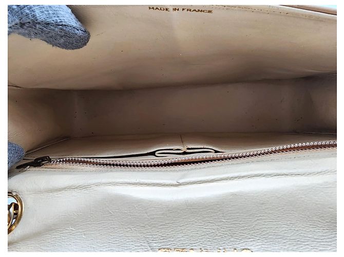 Timeless Bolso clásico de solapa única de Chanel con herrajes de oro de 24 quilates. Beige - vista 19