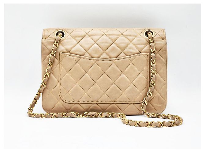 Timeless Bolso clásico de solapa única de Chanel con herrajes de oro de 24 quilates. Beige - vista 4