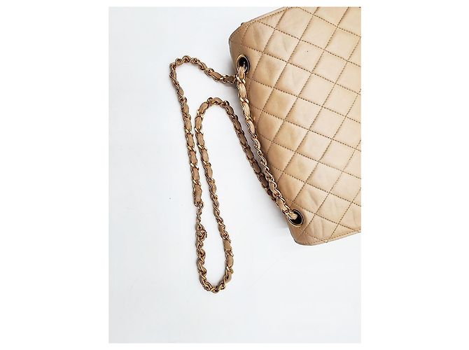 Timeless Bolso clásico de solapa única de Chanel con herrajes de oro de 24 quilates. Beige - vista 8