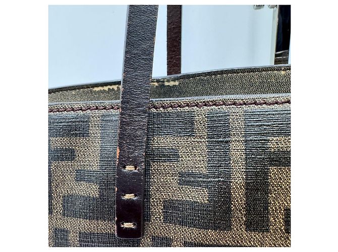 Borsa a tracolla Fendi Monogram Mamma Zucchino Bronzo - vista 4
